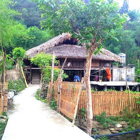 Apartmán Thon Tha Tay Stilt House Ha Giang Exteriér fotografie